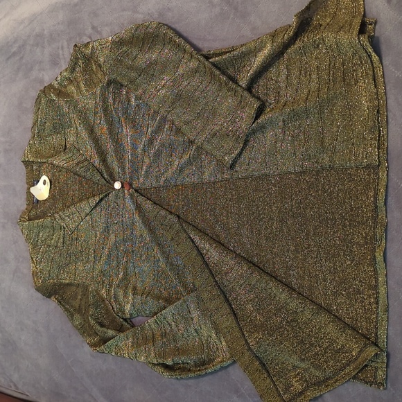 Your 6th Sense Metallic Top - Picture 6 of 12